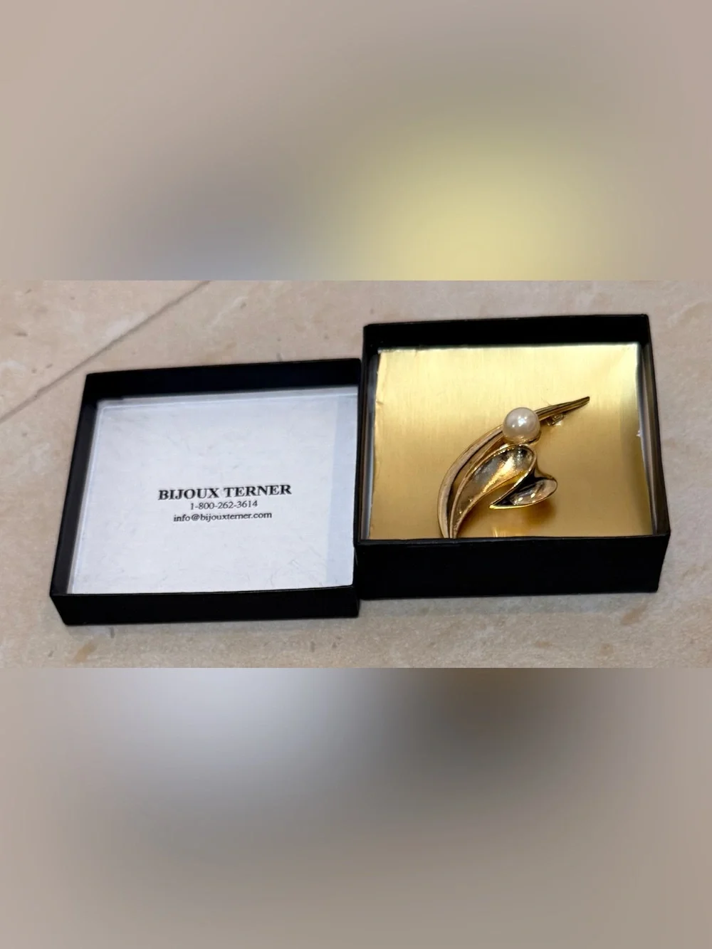 Bijoux Terner Gold Leaf Brooch with Pearl Accent